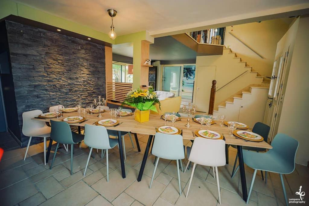 Maison Piscine Interieure Et Garage ทรัวส์ ภายนอก รูปภาพ
